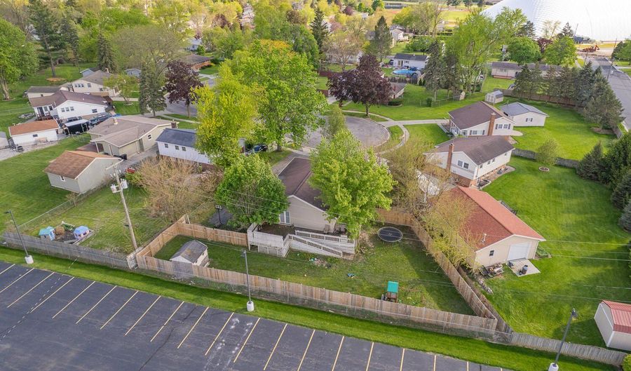 260 Renfrew Ave, Adrian, MI 49221 - 3 Beds, 3 Bath