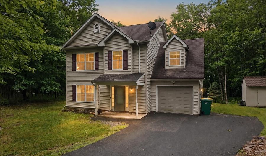 106 Seneca Rd, Albrightsville, PA 18210 - 4 Beds, 3 Bath