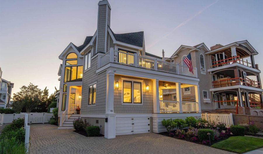 93 E 11th St, Avalon, NJ 08202 - 5 Beds, 5 Bath