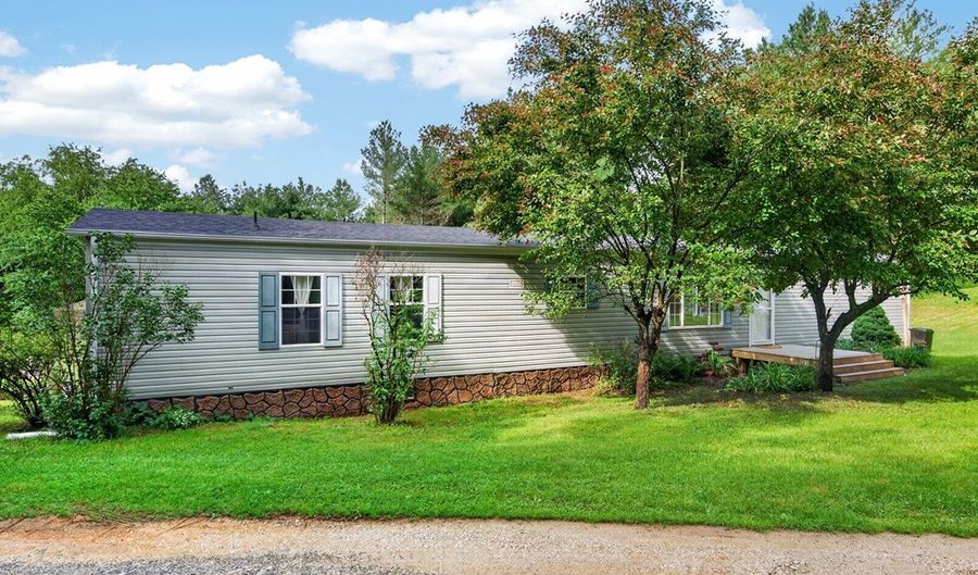 167 Forrest Creek Dr, Austinville, VA 24312 - 2 Beds, 2 Bath