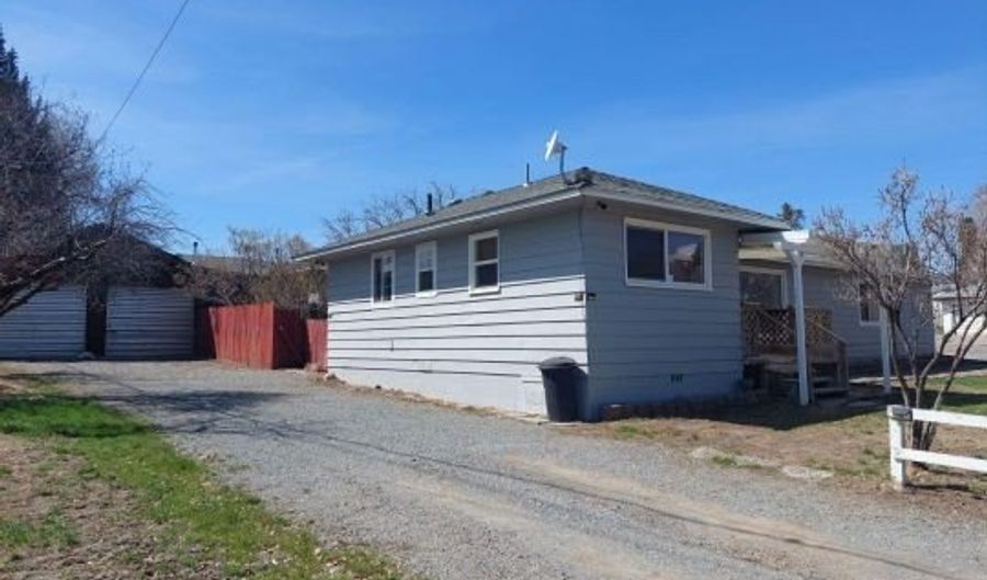 713 W 2nd St, Alturas, CA 96101 - 3 Beds, 2 Bath