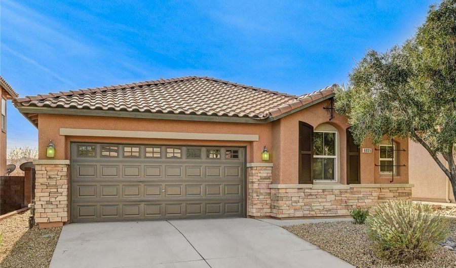 6935 Galeria Posada Ave, Las Vegas, NV 89179 - 4 Beds, 2 Bath