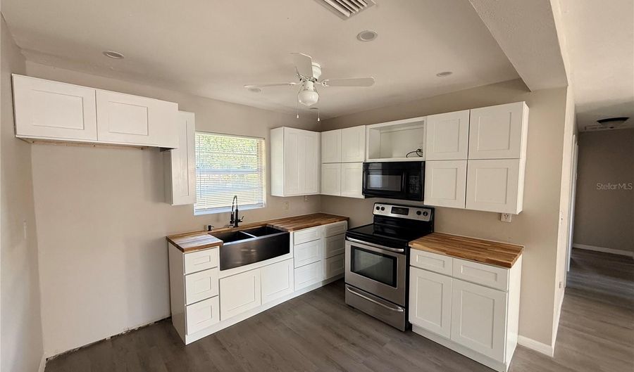 1920 LAUREL St, Bartow, FL 33830 - 3 Beds, 1 Bath