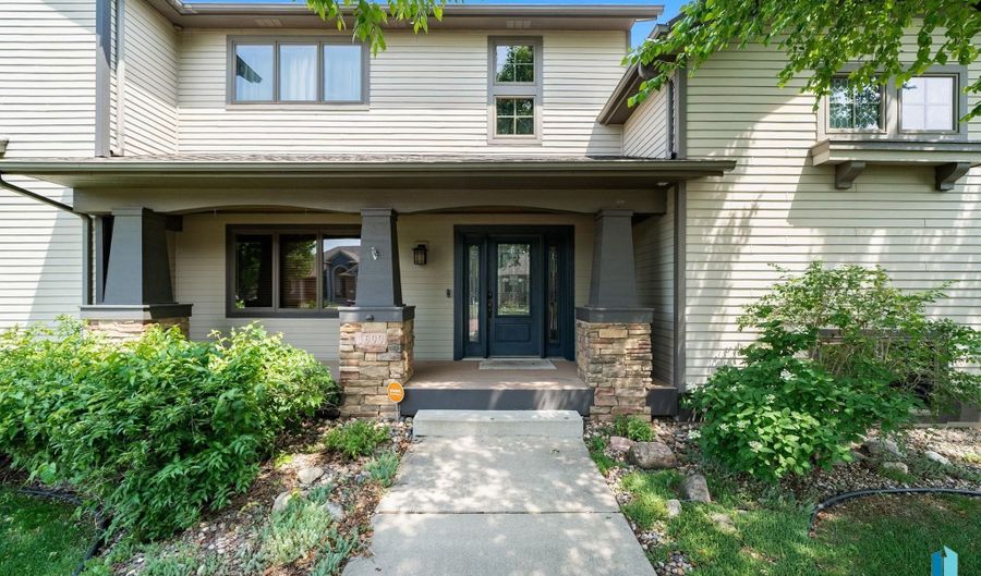 1600 S Parkview Blvd, Brandon, SD 57005 - 4 Beds, 4 Bath