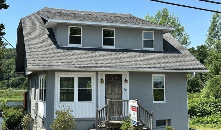 135 Middlesex Ave, Chester, CT 06412 - 3 Beds, 2 Bath