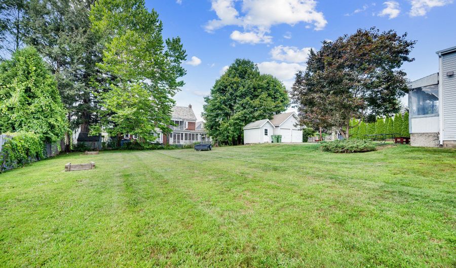 38 Prospect Pl, Bristol, CT 06010 - 12 Beds, 4 Bath