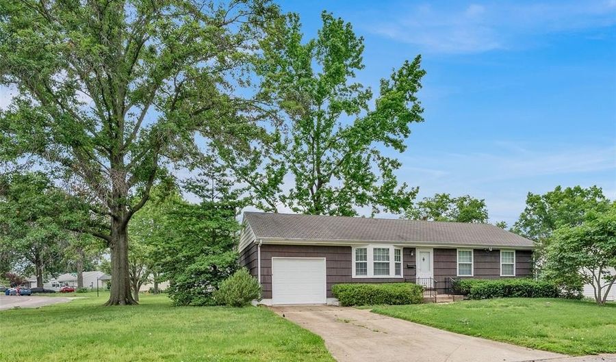 7161 Val Brook Ln, Affton, MO 63123 - 3 Beds, 2 Bath