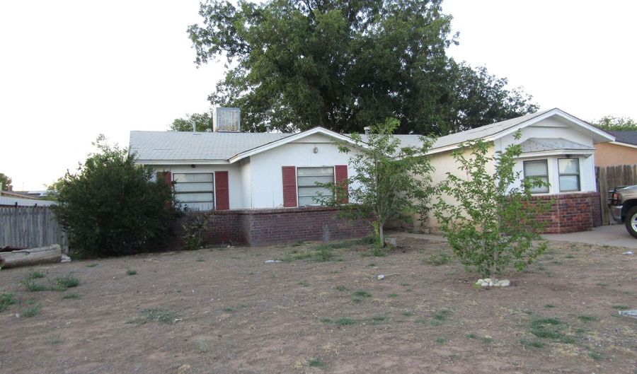 1604 W Bullock Ave, Artesia, NM 88210 - 3 Beds, 2 Bath
