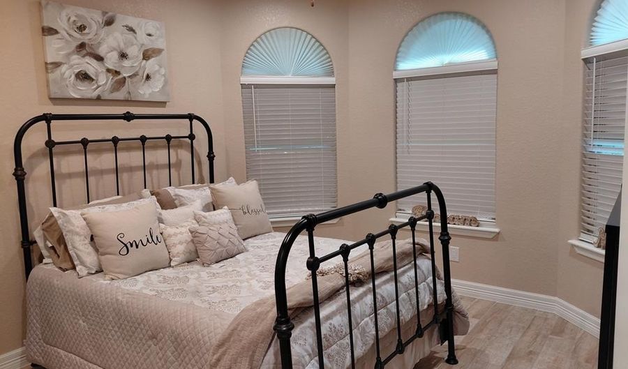 309 HICKMAN Ln, Angleton, TX 77515 - 3 Beds, 2 Bath