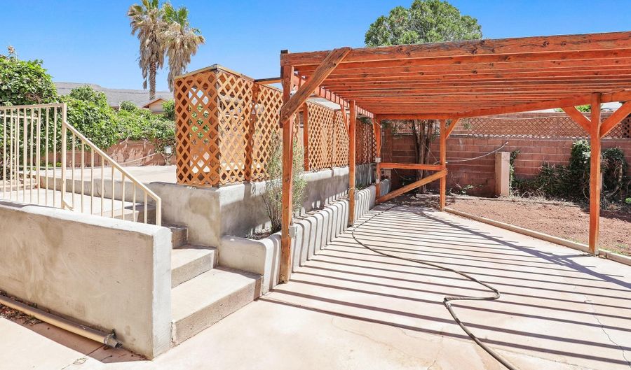 602 Sunglow Ave, Alamogordo, NM 88310 - 0 Beds, 3 Bath