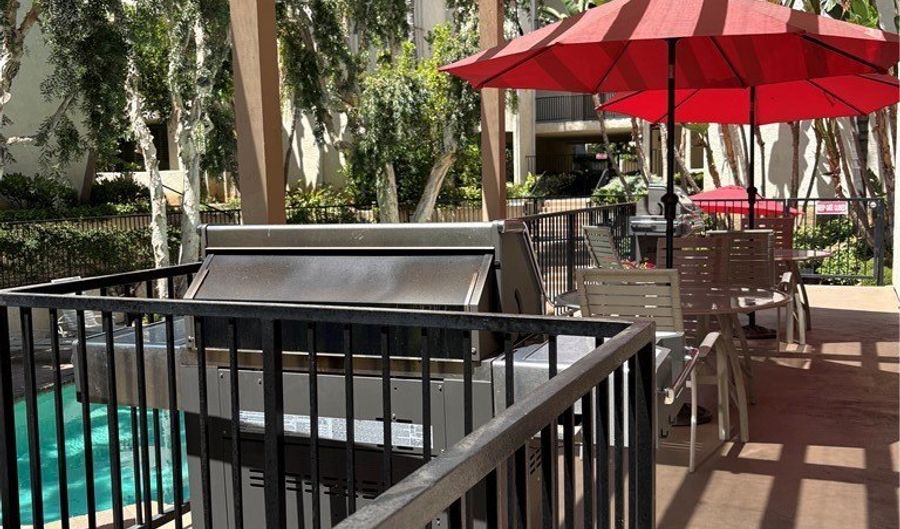 5325 Newcastle Ave 127, Encino, CA 91316 - 1 Beds, 1 Bath