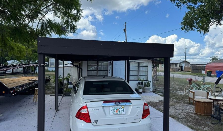 1821 Shore Rd, Avon Park, FL 33825 - 2 Beds, 1 Bath