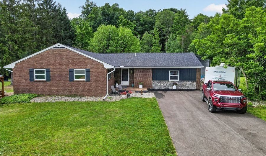 6784 Grandview Dr, Andover, OH 44003 - 3 Beds, 3 Bath