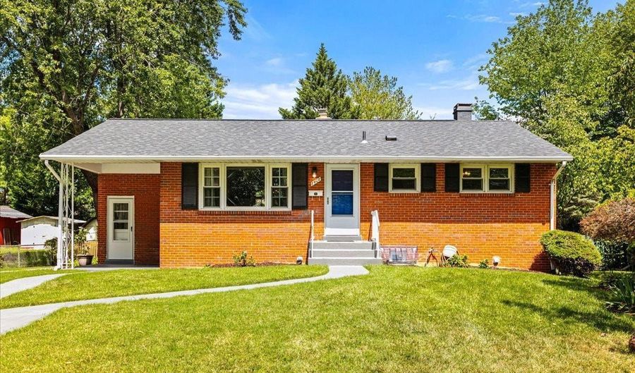 7408 CONVAIR Dr, Alexandria, VA 22306 - 4 Beds, 2 Bath
