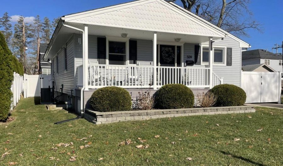 509 Laurel Ave, Allenhurst, NJ 07711 - 5 Beds, 2 Bath