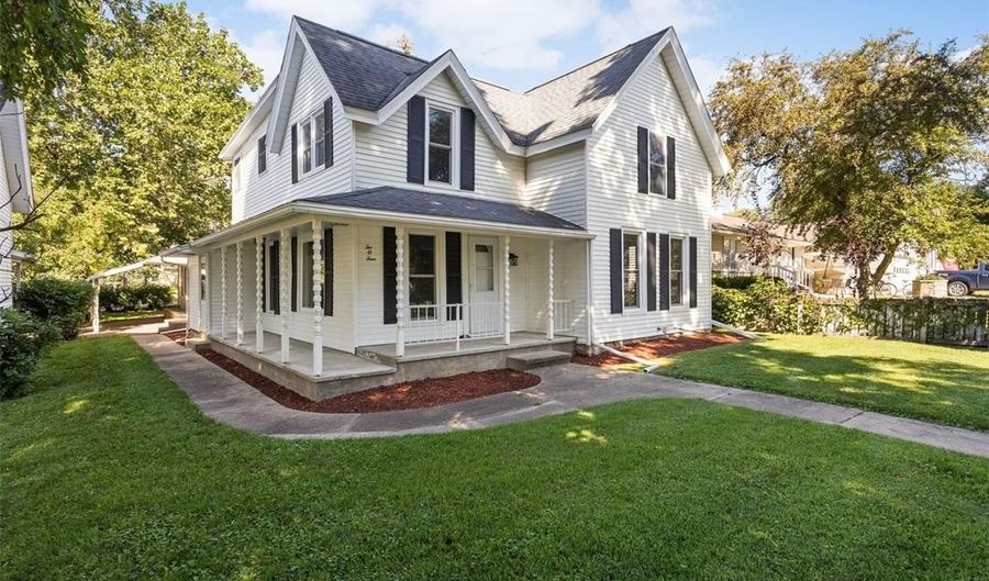 204 N Huber St, Anamosa, IA 52205 - 3 Beds, 2 Bath