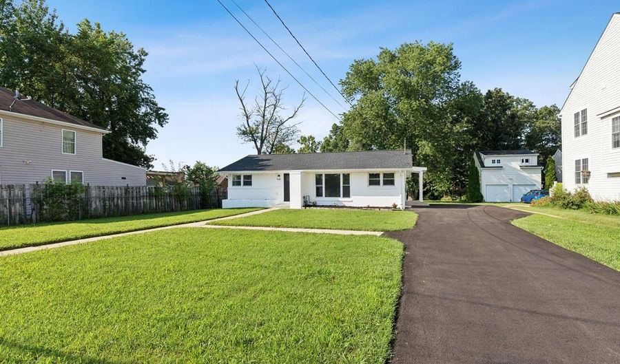 1831 DREW St, Annapolis, MD 21401 - 5 Beds, 2 Bath