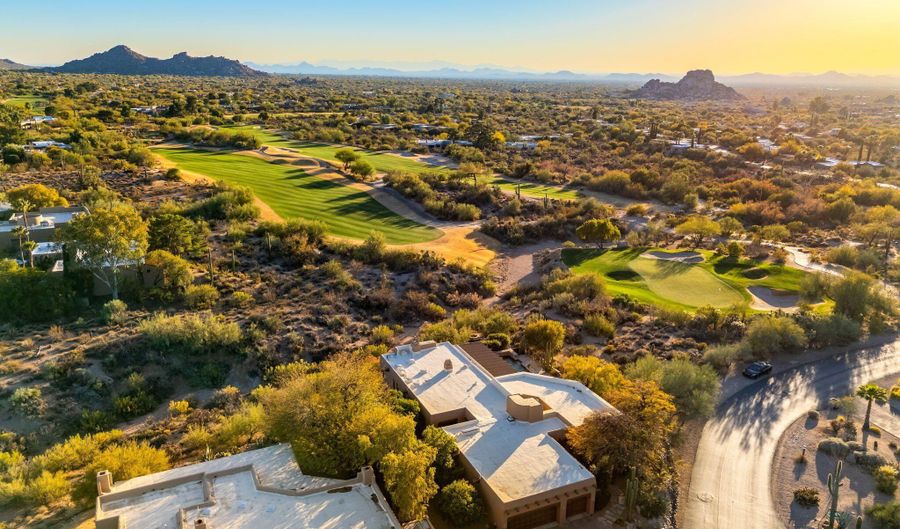 1084 N BOULDER Dr, Carefree, AZ 85377 - 5 Beds, 5 Bath