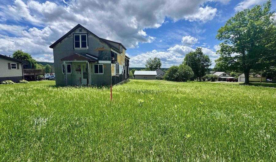 417 3rd St, Alpha, MI 49902 - 2 Beds, 1 Bath