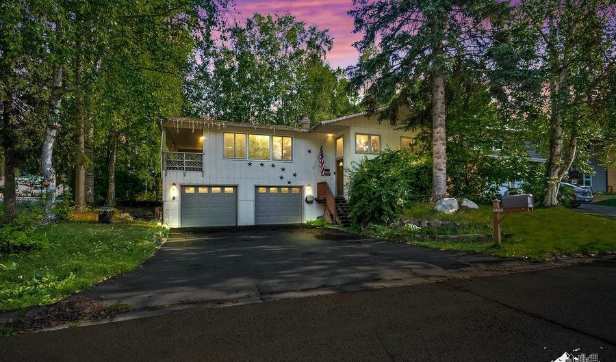 5240 E 42nd Ave, Anchorage, AK 99508 - 4 Beds, 3 Bath