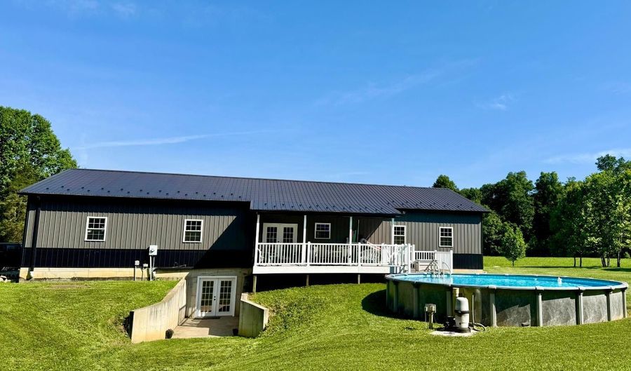 11794 N Delaware Rd, Batesville, IN 47006 - 7 Beds, 5 Bath