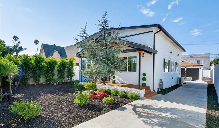 425 W 109th St, Los Angeles, CA 90061 - 2 Beds, 1 Bath
