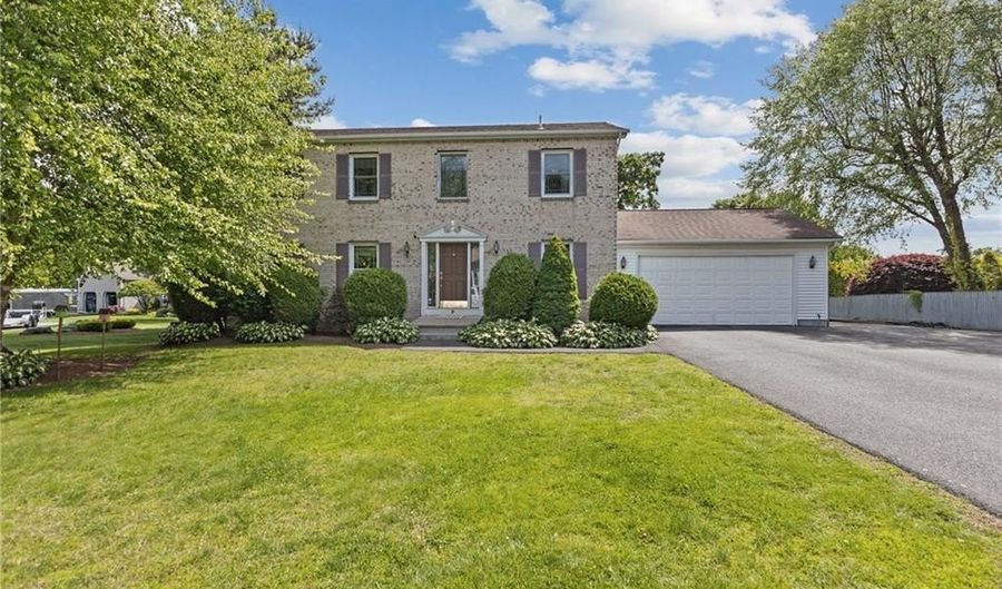 5 Olivia Ct, Johnston, RI 02919 - 4 Beds, 4 Bath