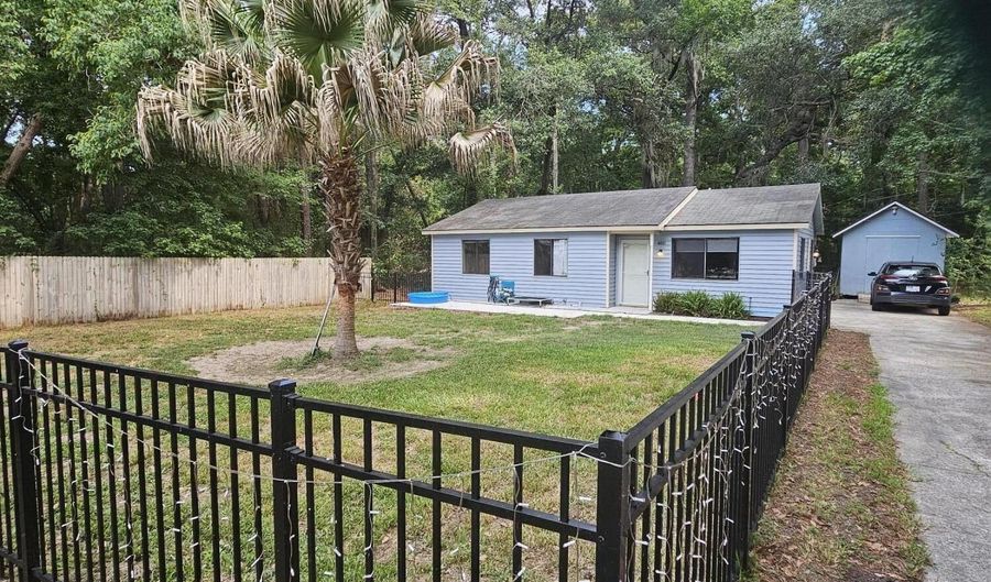 4001 Hodge Dr, Beaufort, SC 29906 - 3 Beds, 2 Bath