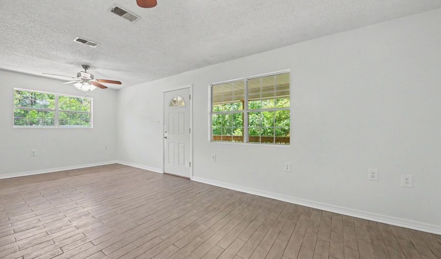 11052 Wilson St, Bay St. Louis, MS 39520 - 2 Beds, 1 Bath