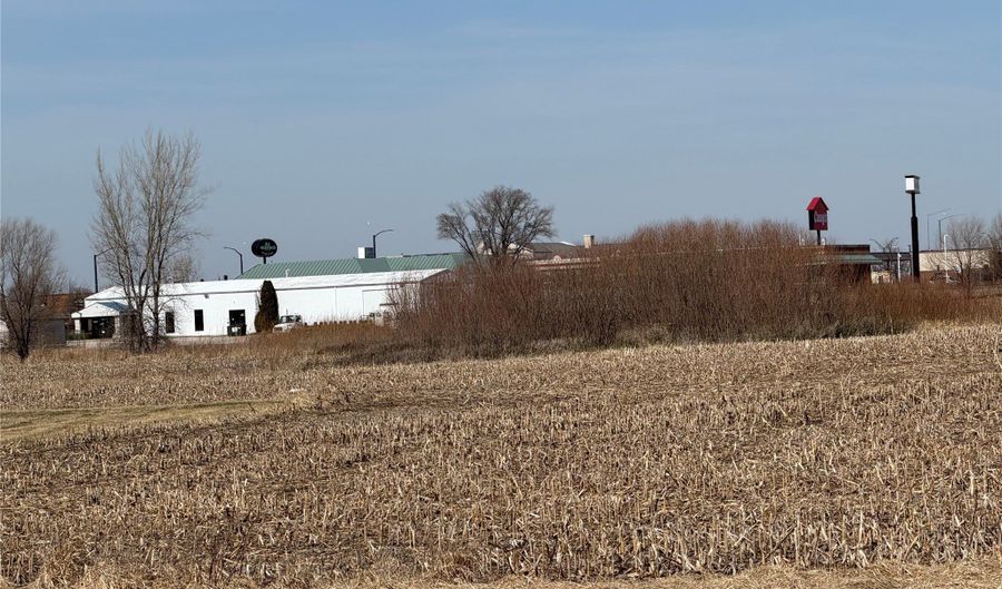305 9th St NE Aka 54th Ave, Altoona, IA 50009 - 0 Beds, 0 Bath