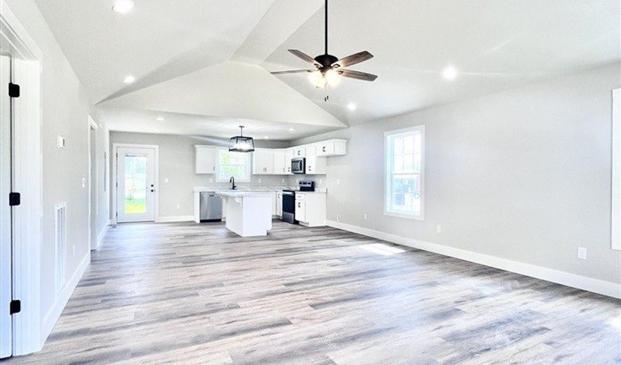 110 Pearl St, Auburn, KY 42206 - 2 Beds, 4 Bath