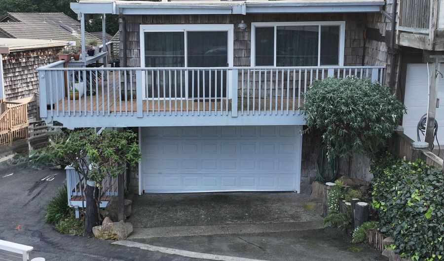 222 DEL NORTE Ln 8, Brookings, OR 97415 - 2 Beds, 2 Bath