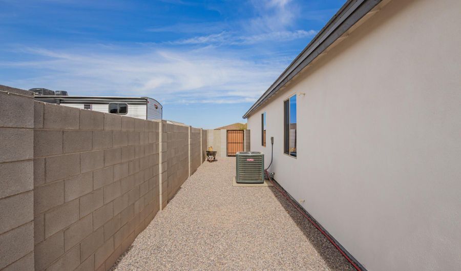 9051 W MAGNUM Dr, Arizona City, AZ 85123 - 3 Beds, 2 Bath