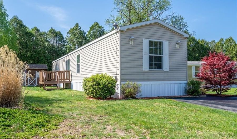 11 Torch Ln, Coventry, RI 02816 - 2 Beds, 2 Bath
