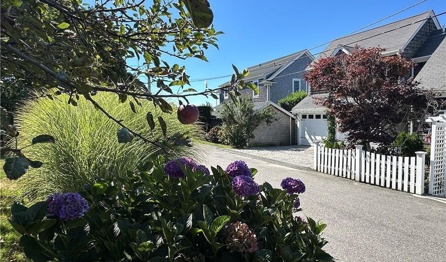 249 Tuckerman Ave 5, Middletown, RI 02842 - 1 Beds, 1 Bath