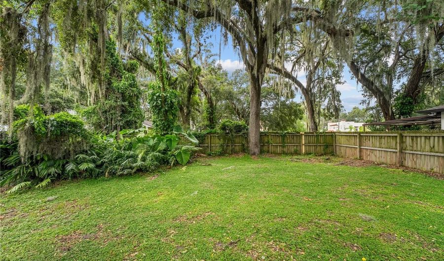 209 W PRINCETON St, Orlando, FL 32804 - 3 Beds, 3 Bath