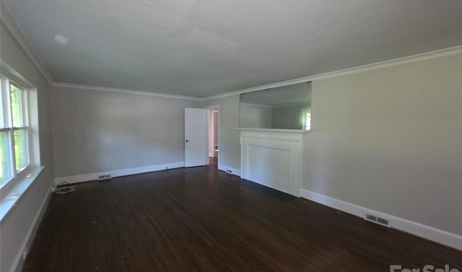 4132 Central Ave, Charlotte, NC 28205 - 3 Beds, 1 Bath