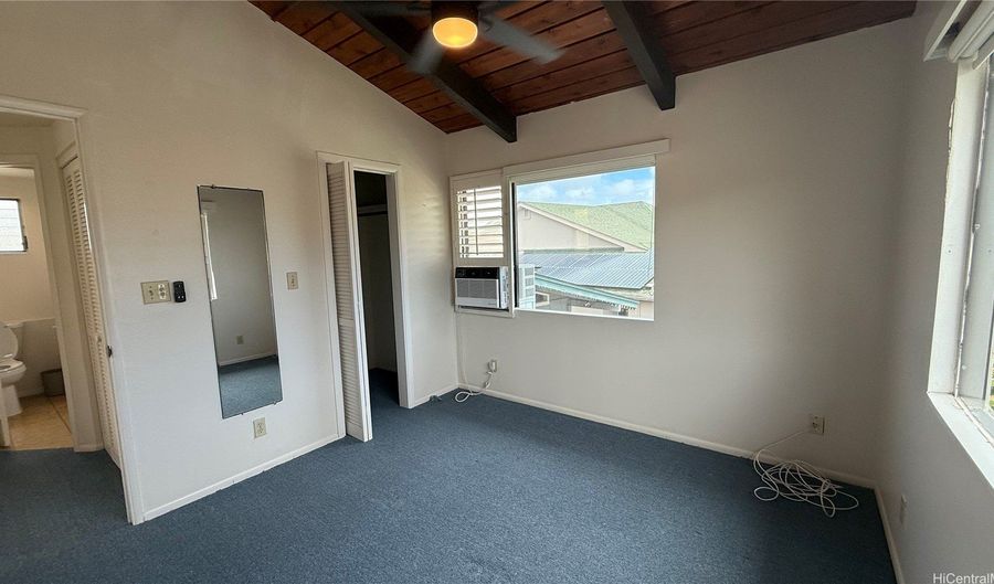 427 Paumakua Pl 2nd Floor, Kailua, HI 96734 - 1 Beds, 1 Bath