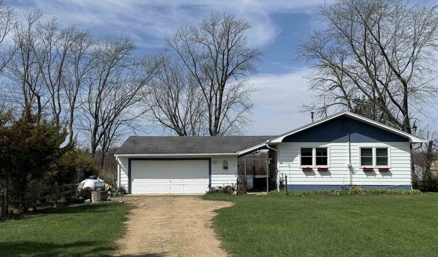 2893 Cty. Rd. Z, Adams, WI 53910 - 2 Beds, 1 Bath