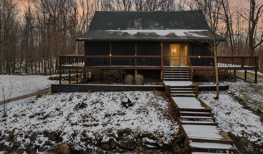 8484 N Rollin Hwy, Addison, MI 49220 - 4 Beds, 2 Bath