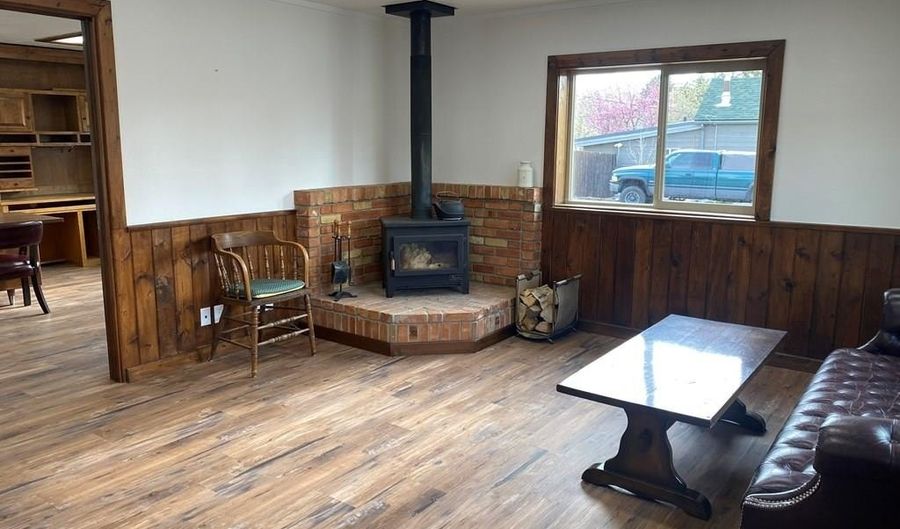 730 Main Ave, Challis, ID 83226 - 2 Beds, 1 Bath