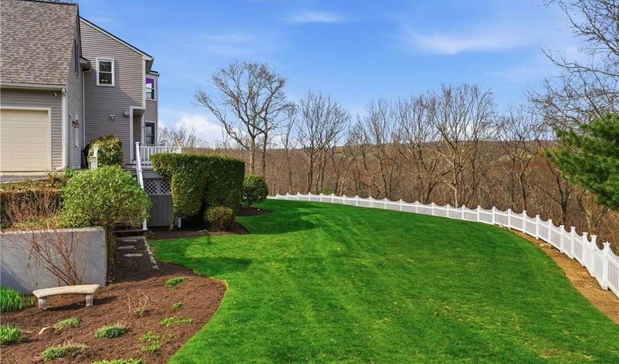 46 Timberland Dr, Lincoln, RI 02865 - 5 Beds, 4 Bath