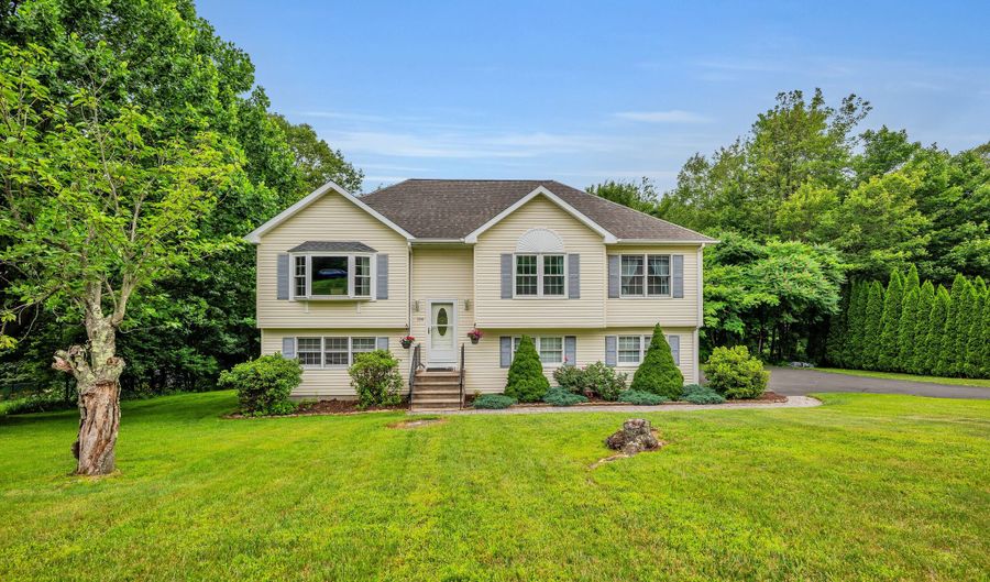 114 Tiffany Ln, Bristol, CT 06010 - 3 Beds, 3 Bath