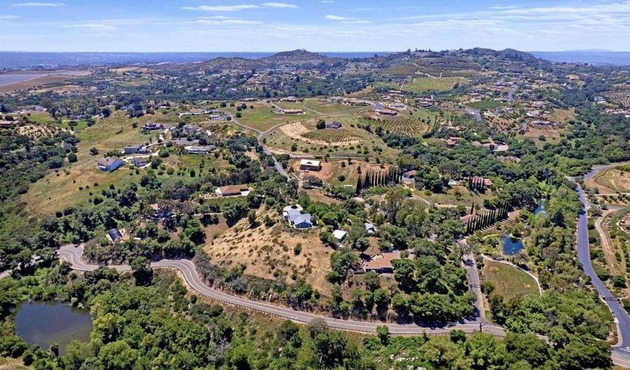 5221 Olive Hill Rd, Fallbrook, CA 92028 - 7 Beds, 4 Bath