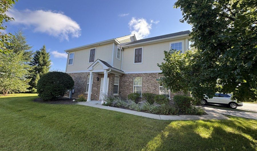 1401 MILLBROOK Dr, Algonquin, IL 60102 - 3 Beds, 3 Bath