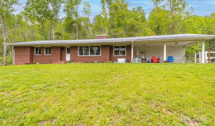 81 Amsoil Dr, Bakersville, NC 28705 - 3 Beds, 2 Bath