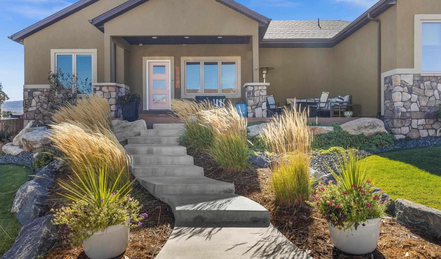 4371 Gramin Dr, Casper, WY 82609 - 5 Beds, 3 Bath
