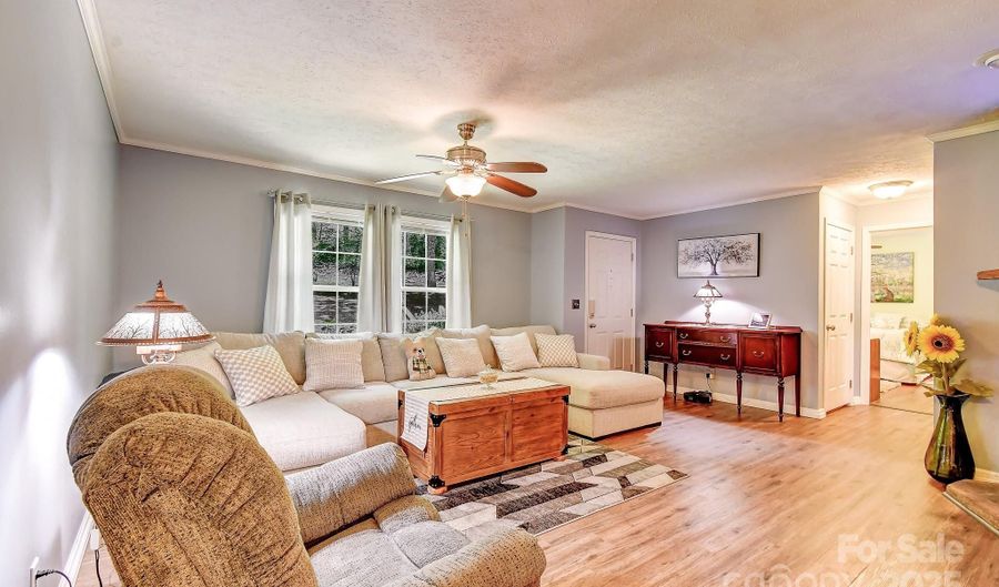 20 Jessica Ln, Barnardsville, NC 28709 - 2 Beds, 2 Bath