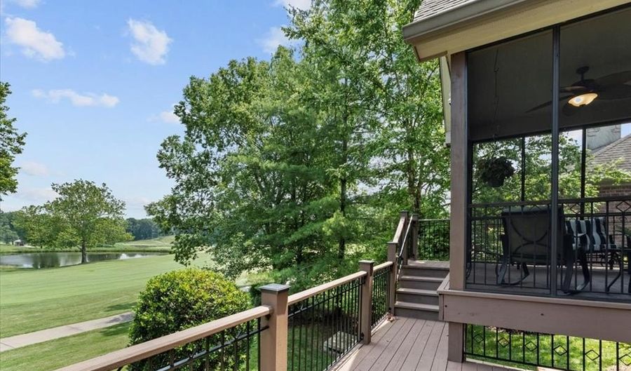 324 Meadowbrook Country Club Est, Ballwin, MO 63011 - 3 Beds, 3 Bath