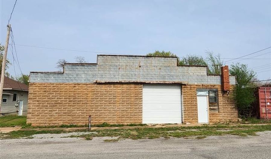 120 N Oak, Apache, OK 73006 - 0 Beds, 0 Bath